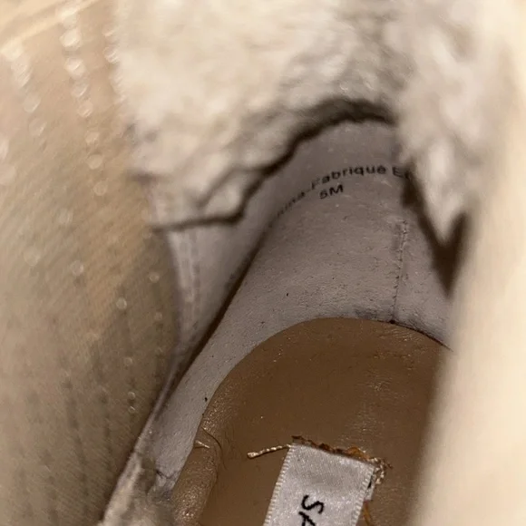 Saks Fifth Avenue Women’s Ankle Booties Cream Color W/ Fur lined inside Size 5 - Picture 14 of 16